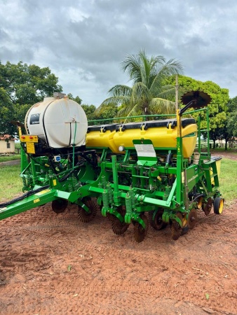 Plantadeira John Deere 1111 ano 2015