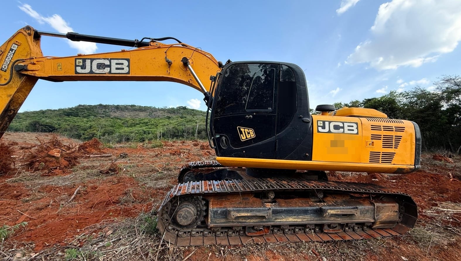 Escavadeira JCB JS220LC ano 2022