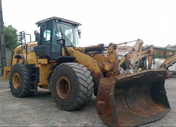 Pá Carregadeira Caterpillar 966L ano 2021