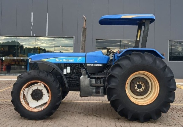 Trator New Holland NH 8030 ano 2016 - NH 8030 - Máquinas Agrícolas