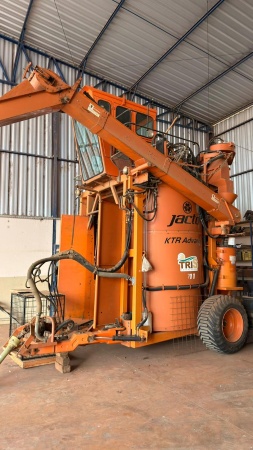 Colheitadeira Jacto KTR 3500 ano 2013