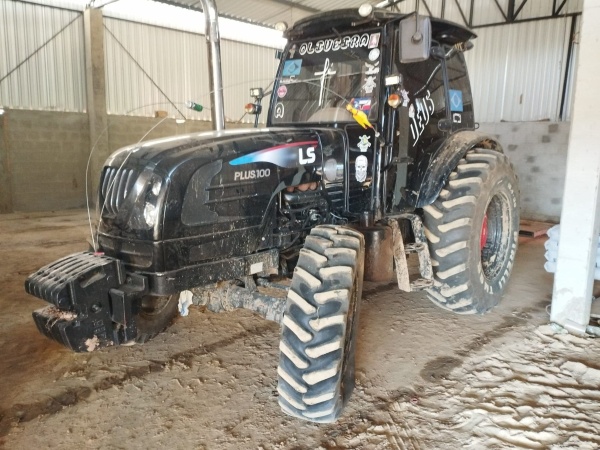 Trator Ls PLUS 80 ano 2018 - PLUS 80 - Máquinas Agrícolas