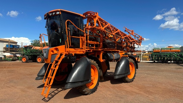Pulverizador Autopropelido Jacto Uniport Star 2500 - Uniport Star 2500 - Máquinas Agrícolas