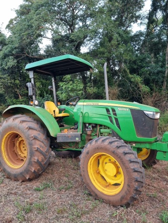 Trator John Deere 5078 E ano 2022 - 5078 E - Máquinas Agrícolas