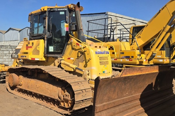 Trator de Esteira Komatsu D61-EX ano 2021
