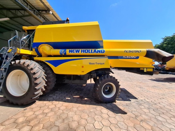 Colheitadeira New Holland TC 5090   ano 2018