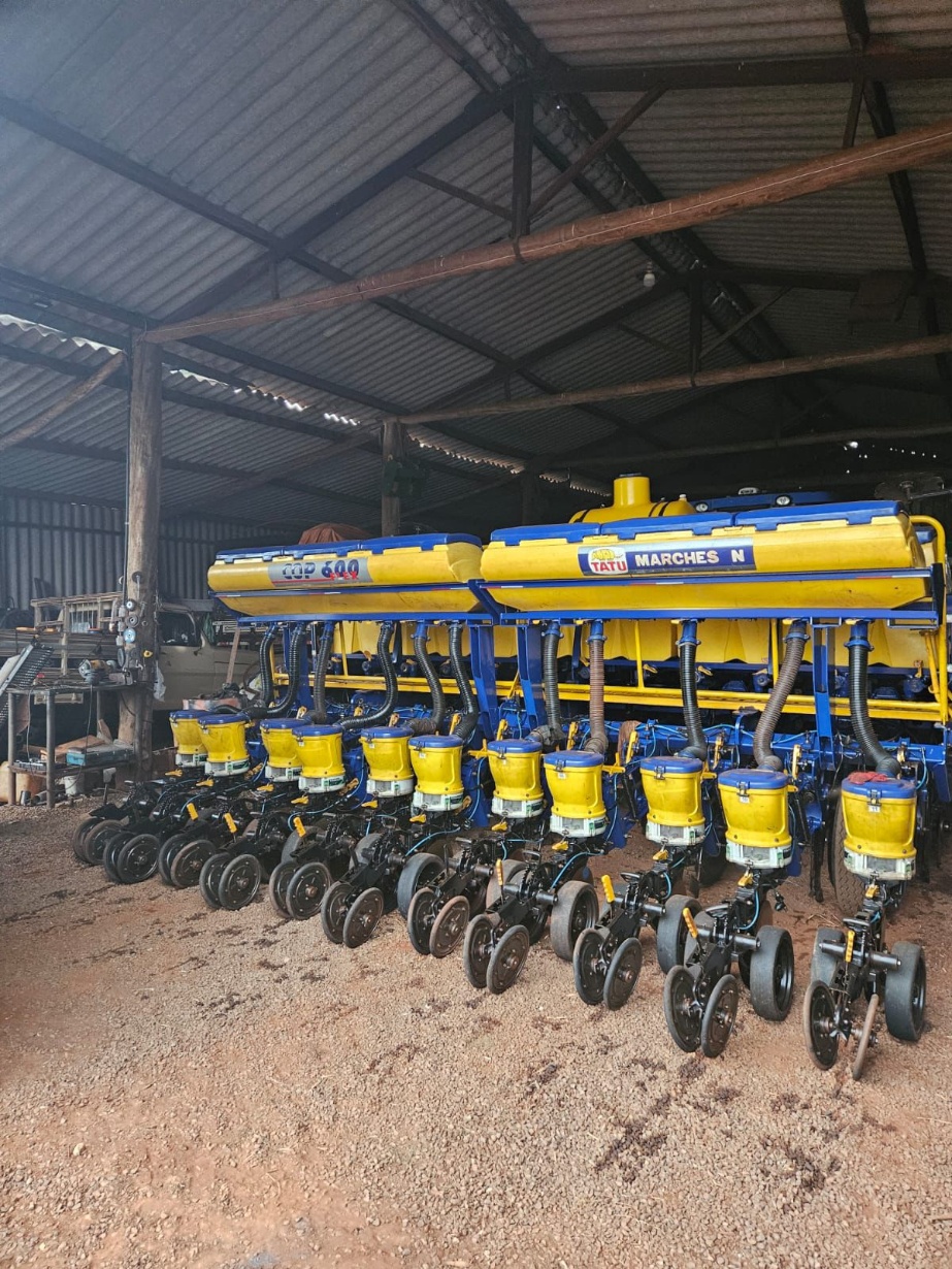 Plantadeira Tatu Marchesan COP 600 FLEX ano 2017