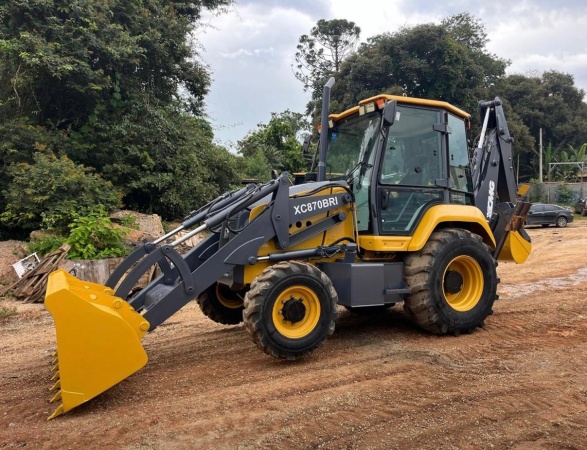 Retroescavadeira XCMG XC870BR-I ano 2023