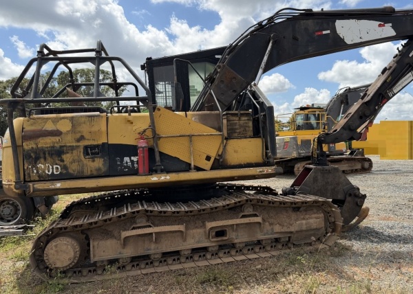 Feller Buncher Caterpillar 320D2 FM ano 2012