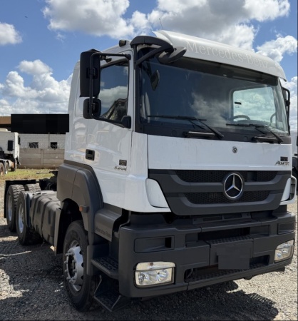 Caminhão Mercedes Benz Axor 3344