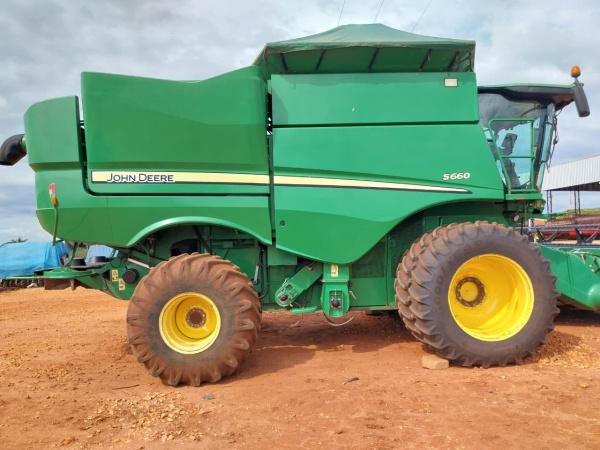 Colheitadeira John Deere S660 ano 2015 - S660 - Máquinas Agrícolas