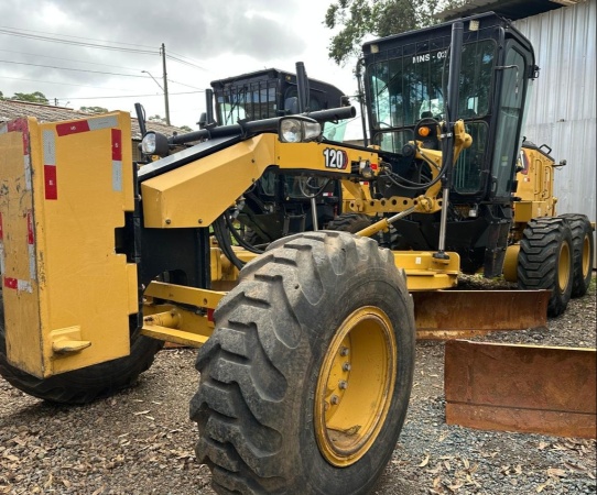 Motoniveladora Caterpillar 120 ano 2021