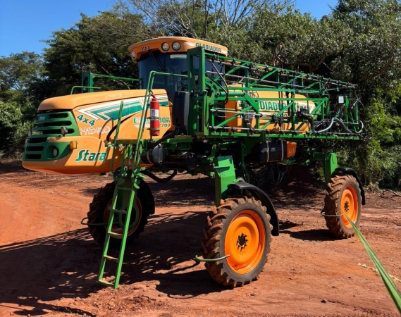 Pulverizador Autopropelido Stara Gladiador 2700 ano 2012