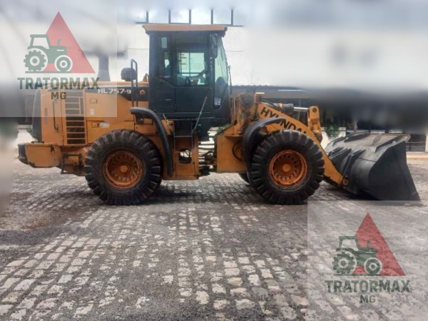 Pá Carregadeira Hyundai HL757 9S ano 2022