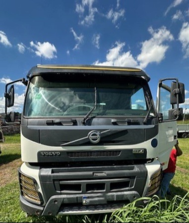Caminhão Volvo FMX460 ano 2021