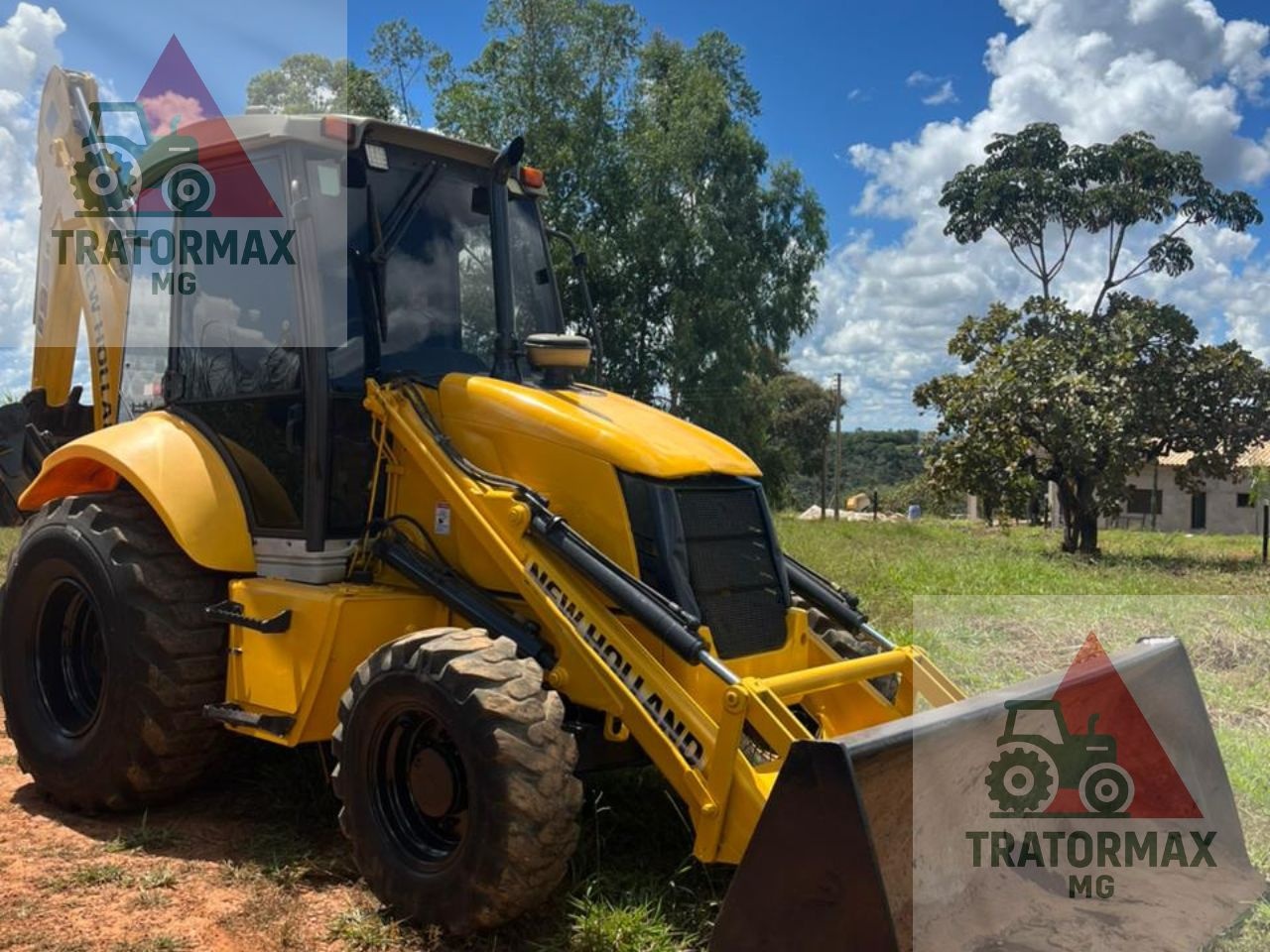 Retroescavadeira New Holland B95B 4x4 ano 2016