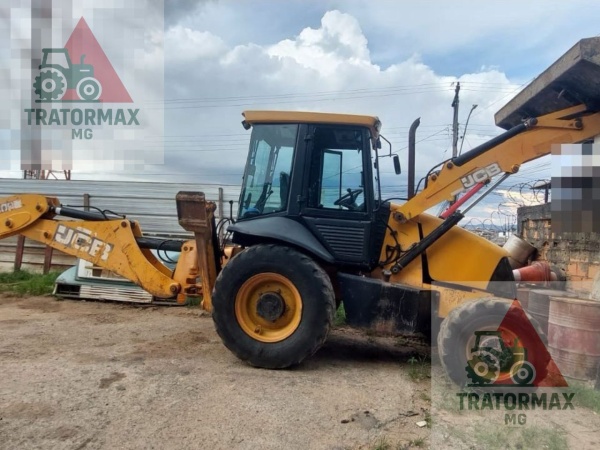 Retroescavadeira JCB 3C PLUS ano 2012 - 3C PLUS - Máquinas de Linha Amarela