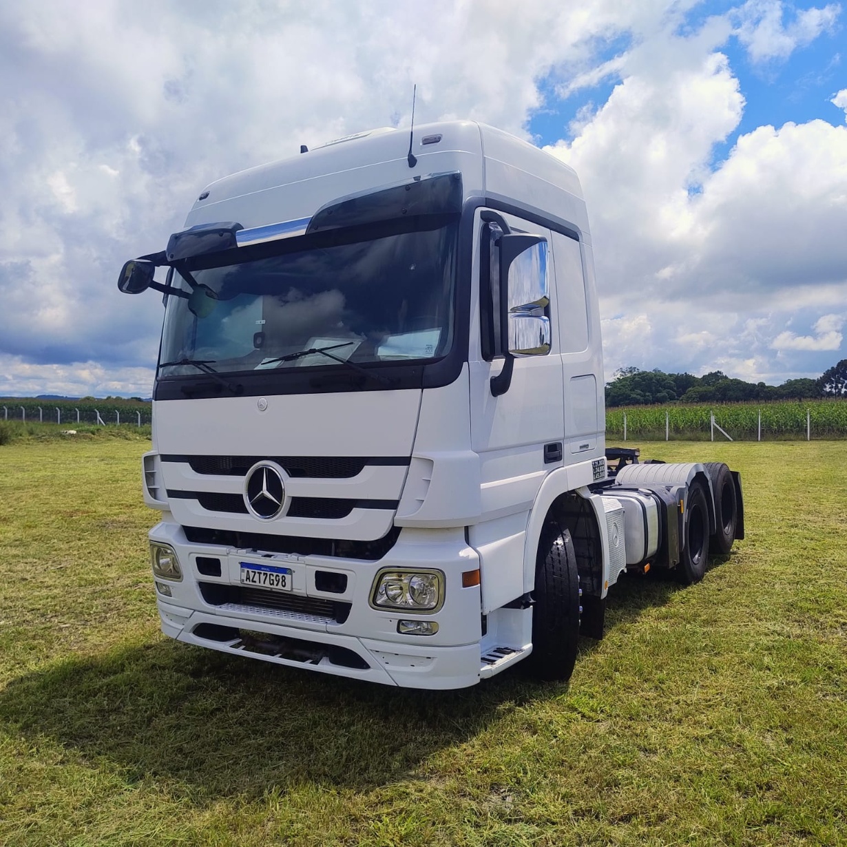 Caminhão Mercedes Benz ACTROS 2546 LS 6X2 ano 2014