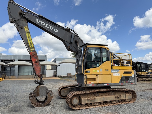 Escavadeira Volvo EC220DL ano 2022 - EC220DL - Máquinas de Linha Amarela