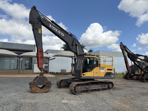 Escavadeira Volvo EC220DL ano 2022 - EC220DL - Máquinas de Linha Amarela