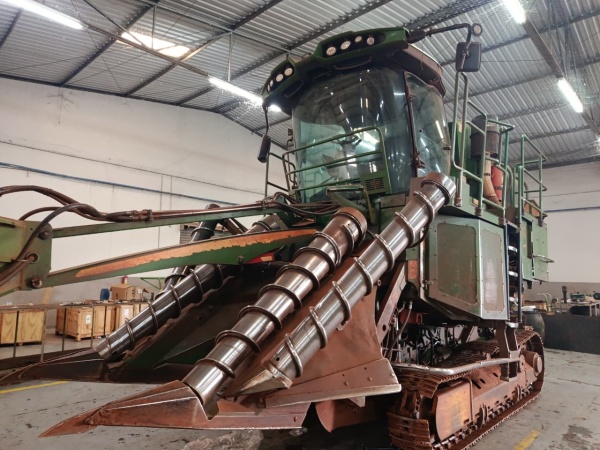 Colheitadeira John Deere CH570 ano 2016