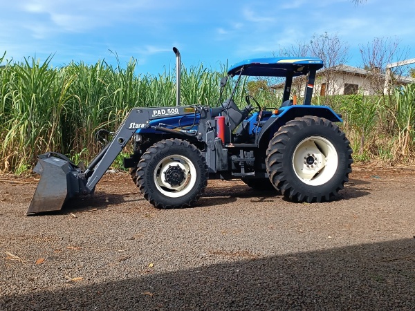 Trator New Holland TL 75 ano 2009