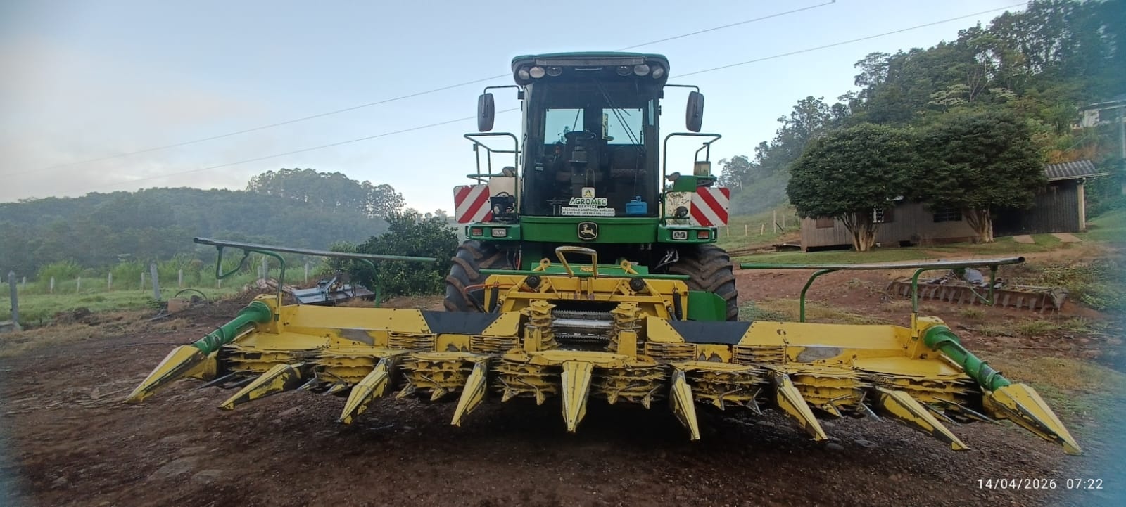 Forrageira Automotriz John Deere 7400 ano 2008