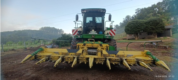 Forrageira Automotriz John Deere 7400 ano 2008
