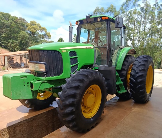 Trator John Deere 6150J ano 2020