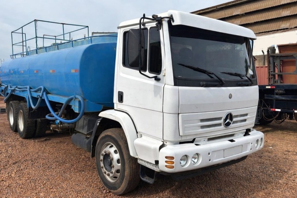 Caminhão Mercedes Benz 2726 (6x4) ano 2012