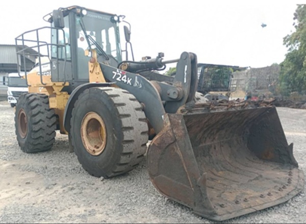 Pá Carregadeira John Deere 724K ano 2017