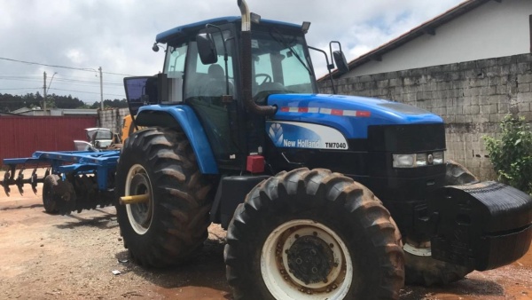 Trator New Holland TM 7040 ano 2010
