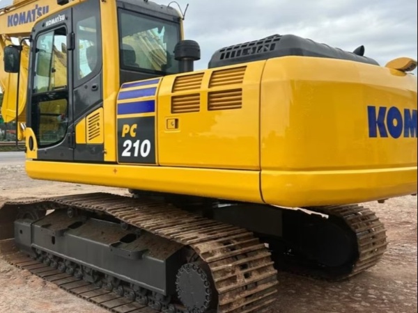 Escavadeira Komatsu PC210 ano 2023 - PC210 - Máquinas de Linha Amarela