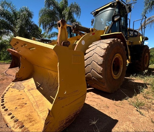 Pá Carregadeira Caterpillar 966L ano 2018