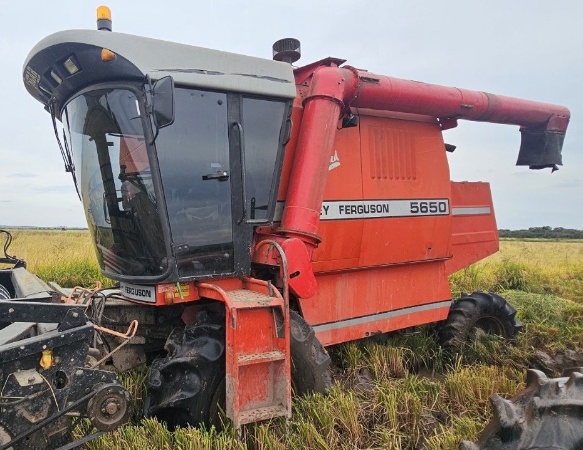 Colheitadeira Massey Ferguson MF 5650 ano 2002