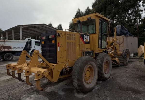 Motoniveladora Caterpillar 120K ano 2011
