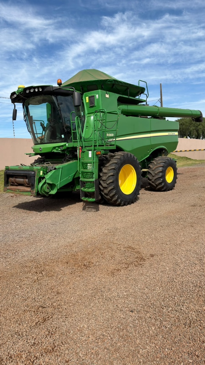 Colheitadeira John Deere S660 ano 2016