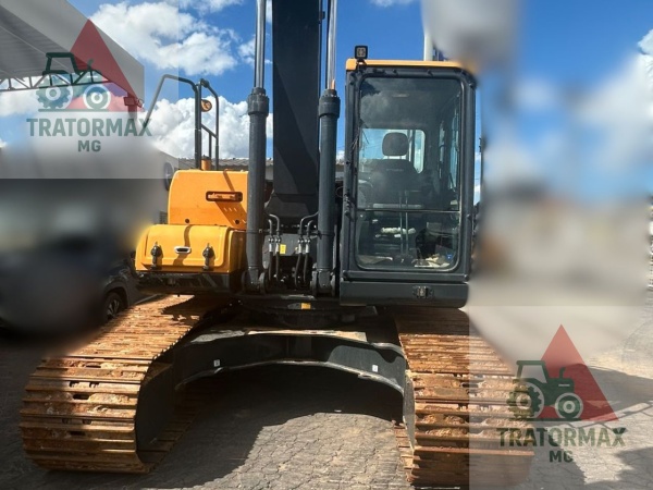 Escavadeira Hyundai HX220L ano 2025