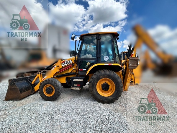 Retroescavadeira JCB 3CX ano 2022