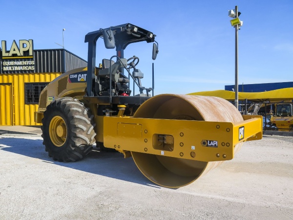 Rolo Compactador Caterpillar CS54B ano 2019