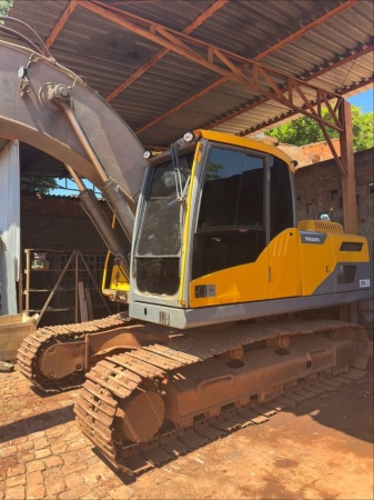 Escavadeira Volvo EC200D ano 2017