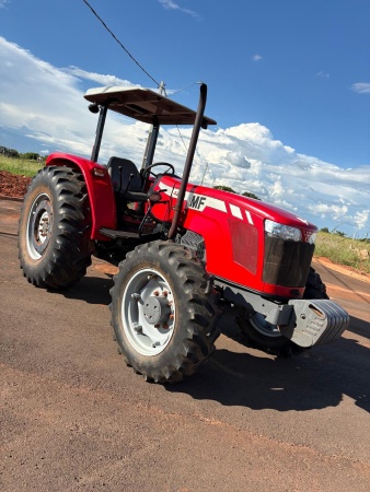 Trator Massey Ferguson MF 4275 ano 2018 - MF 4275 - Máquinas Agrícolas