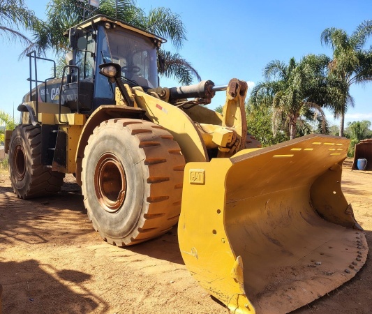 Pá Carregadeira Caterpillar 966L ano 2018