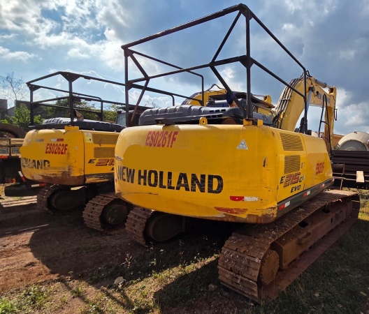 Escavadeira New Holland E215C EVO ano 2020
