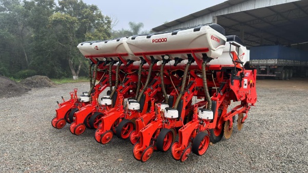Plantadeira Kuhn PDM PG 1000 ano 2014 - PDM PG 1000 - Implementos para Plantio