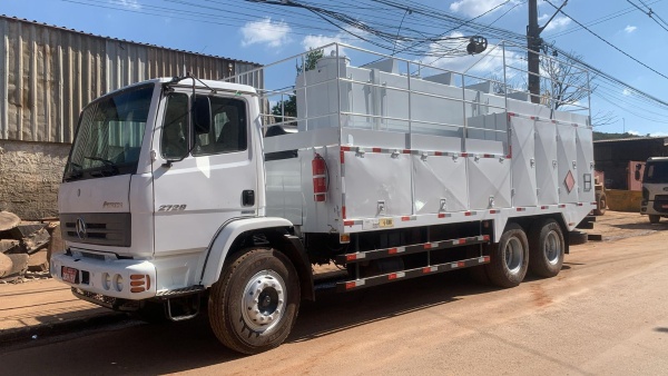 Caminhão Mercedes Benz Atron 2729 ano 2014 - Atron 2729 - Caminhões e Carretas