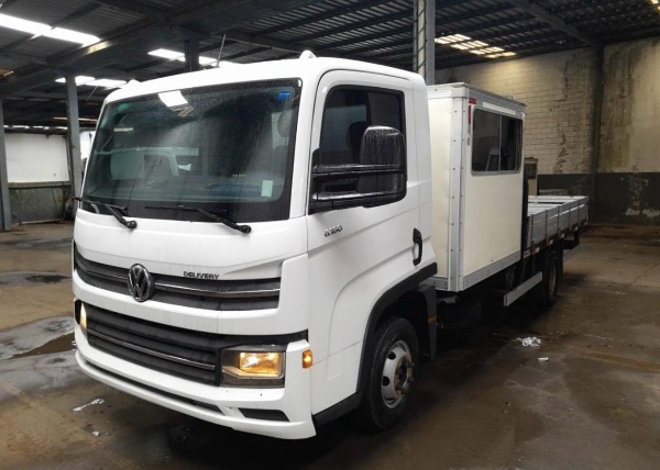 Caminhão Volkswagen 6.160 ano 2023