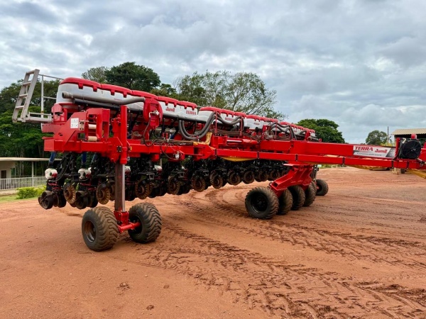 Plantadeira Jumil 8090PD ano 2020