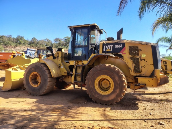 Pá Carregadeira Caterpillar 966L ano 2018
