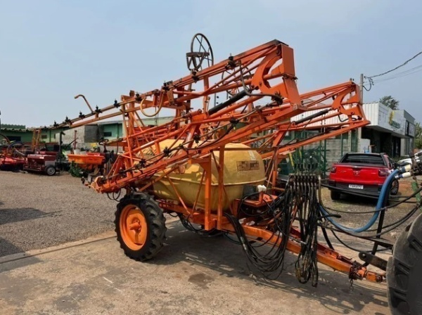 Pulverizador Jacto Columbia Cross ano 2000